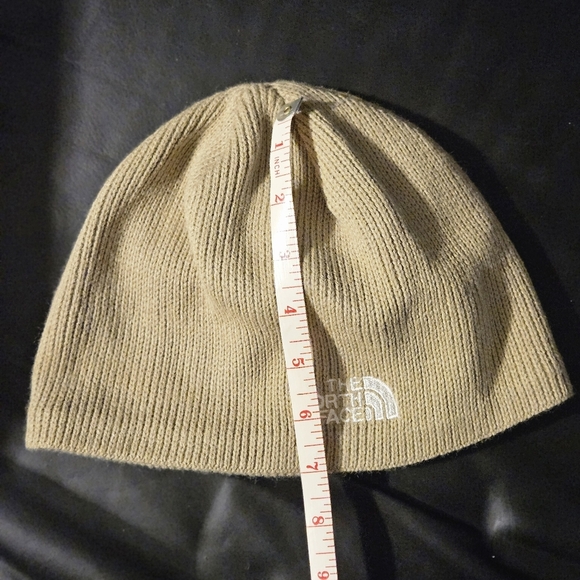 The Northface Jim Beanie Tuque Neutral TNF Half Dome Embroidered Logo New. - Picture 6 of 7